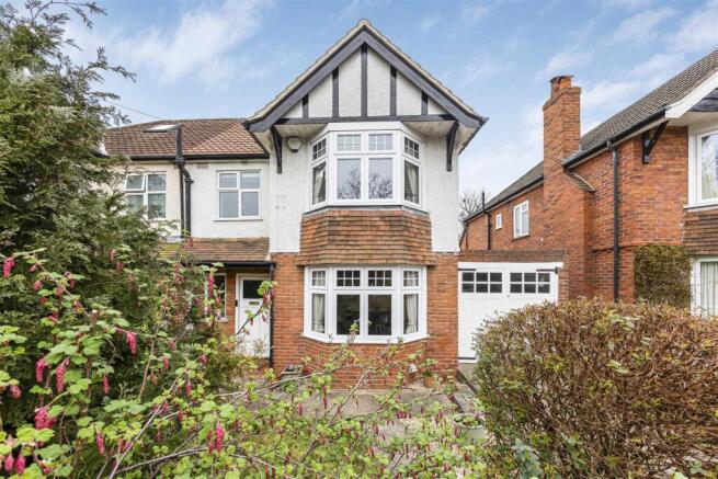 3 bed property, in Highmoor Road, £625,000