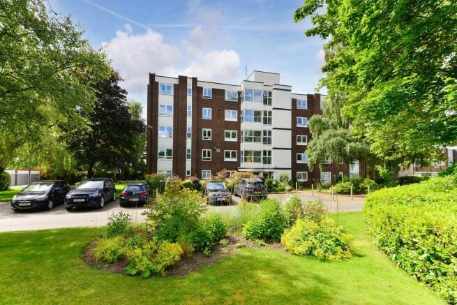3 bed property, in The Regents, £420,000