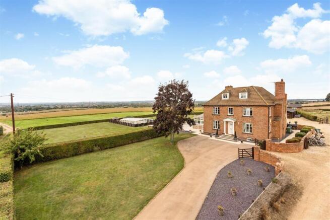 5 bed property, in Larkhay Road, £1,350,000