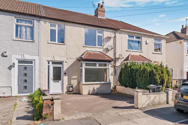 3 bed property, in Deep Pit Road, £325,000