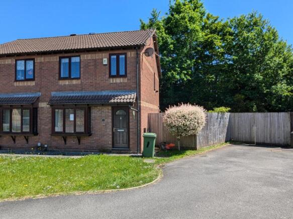 3 bed property, in Fitzwilliam Close, £210,000