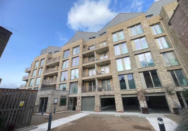 3 bed property, in Apartment 502, £475,000