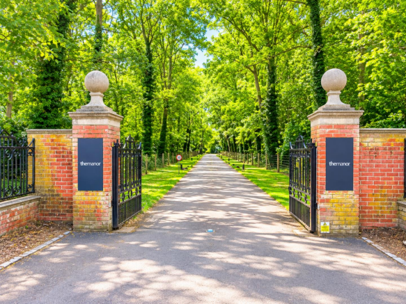 1 bed property, in The Manor, £190,000