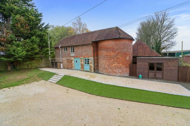 5 bed property, in Halland Park Farm, £895,000