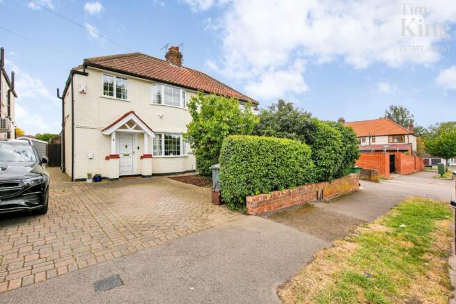 3 bed property, in Maida Avenue, £550,000