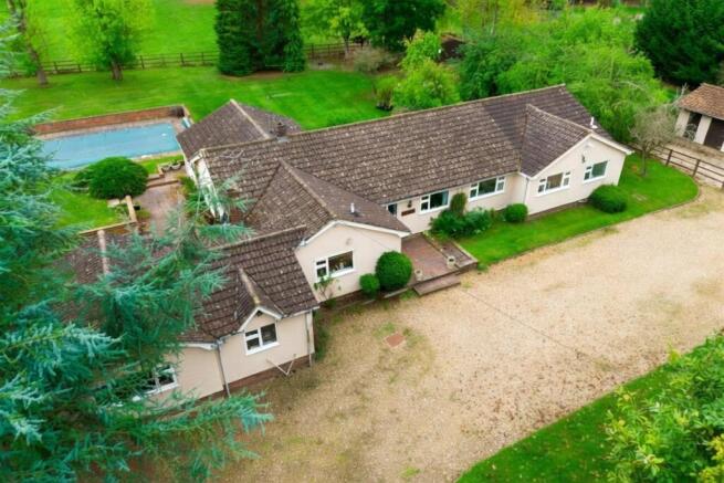 5 bed property, in Old Mead Road, £1,000,000