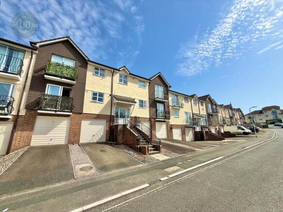 2 bed property, in White Friars Lane, £190,000