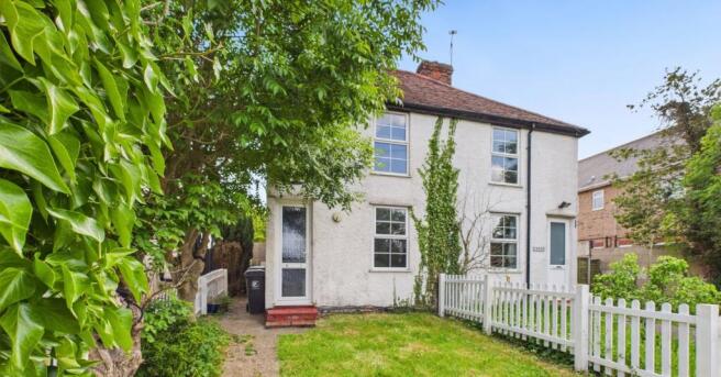 2 bed property, in Oak Cottage, £225,000