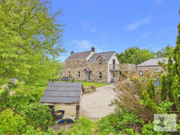5 bed property, in Newport, £725,000