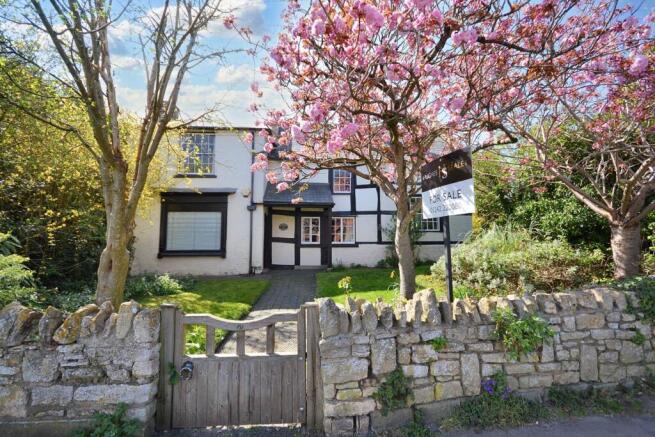5 bed property, in Church Street, £725,000