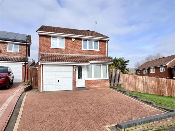 3 bed property, in Bach Mill Drive, £325,000