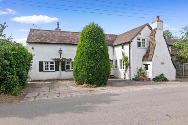 4 bed property, in Ford Lane, £775,000