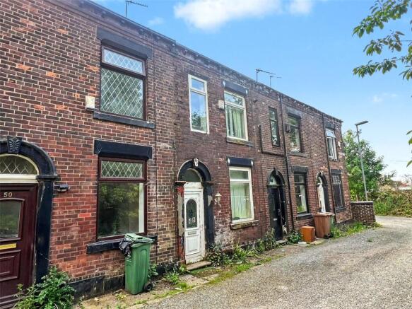 2 bed property, in Newbreak Street, £80,000