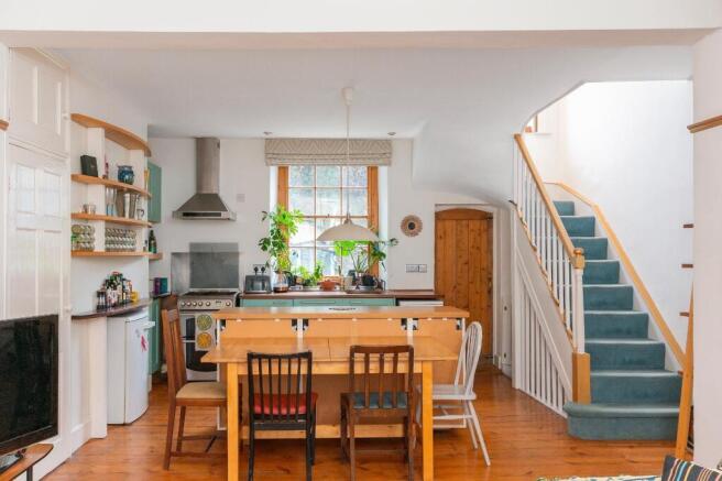 4 bed property, in Picton Street, £550,000