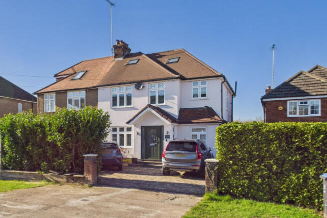 5 bed property, in Redbourn Road, £750,000