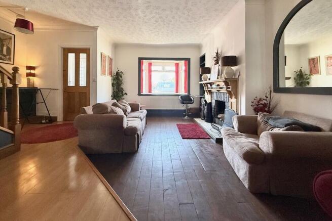 4 bed property, in Sydenham Road, £619,950