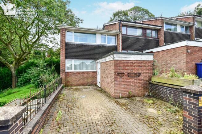 3 bed property, in Hawthorn Gardens, £135,000