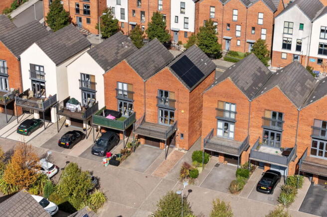 3 bed property, in Yr Hafan, £360,000