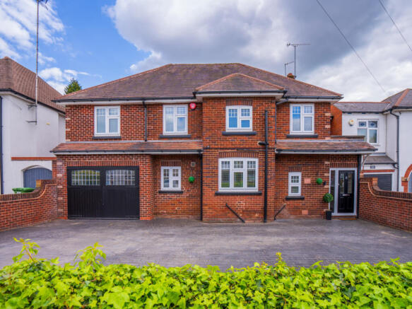 4 bed property, in Chester Road South, £675,000
