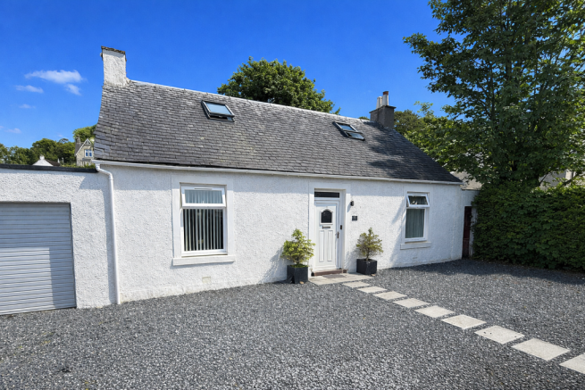 2 bed property, in Meadowfoot Road, £235,000