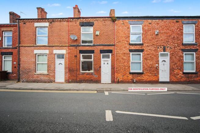 2 bed property, in 97 Mealhouse Lane, £35,000