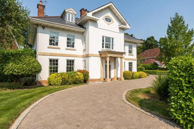 6 bed property, in The Chase, £2,650,000