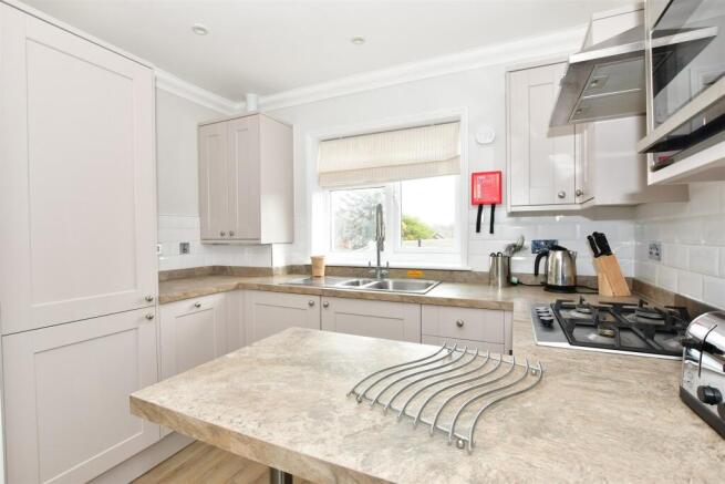 2 bed property, in Fort Warden Road, £75,000
