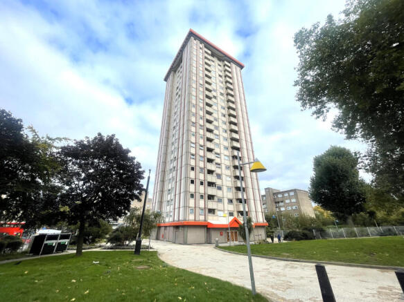 2 bed property, in Harrington Square, £399,995