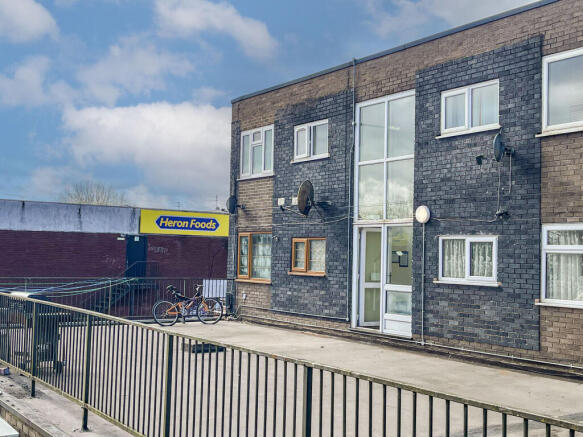 2 bed property, in Castle Street, £55,000