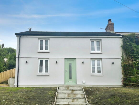 2 bed property, in Clydach Road, £170,000