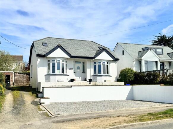 3 bed property, in Parka Road, £350,000
