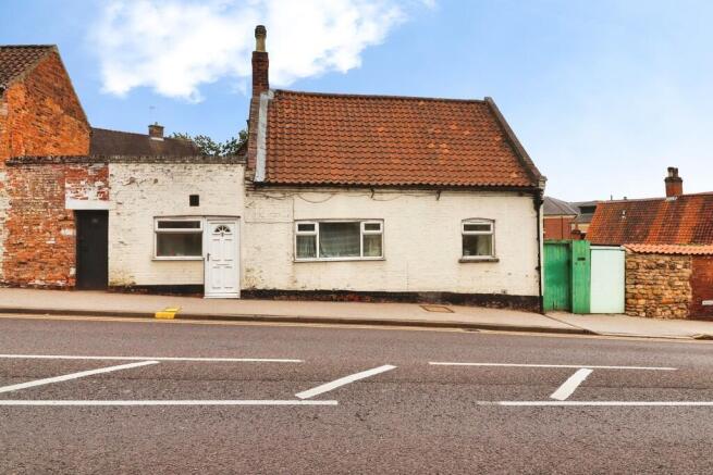 4 bed property, in Wragby Road, £355,000