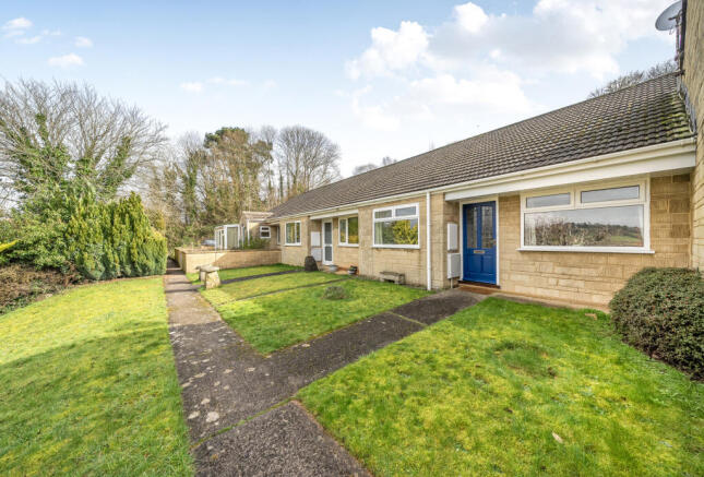 2 bed property, in Littlebrook, £220,000