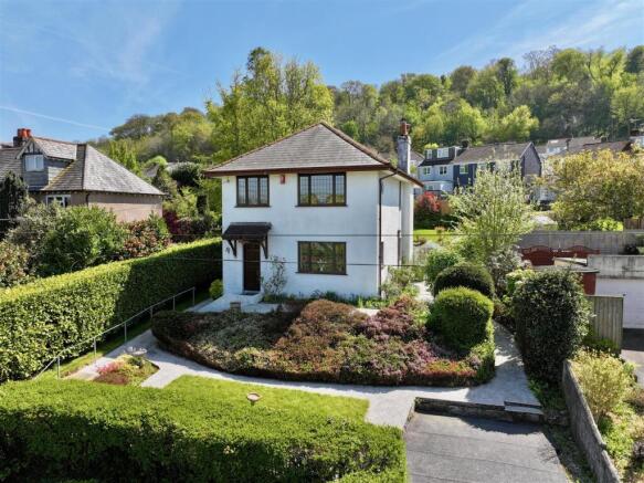 3 bed property, in Plympton, £395,000