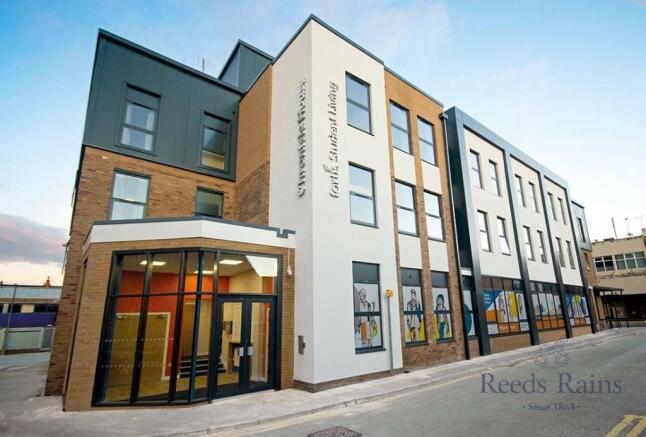 1 bed property, in Commonhall Street, £40,000