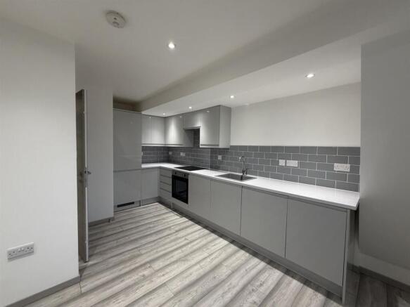2 bed property, in Bridge Gate Court, £100,000