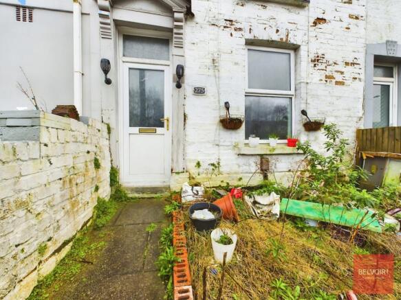 2 bed property, in Llangyfelach Road, £90,000