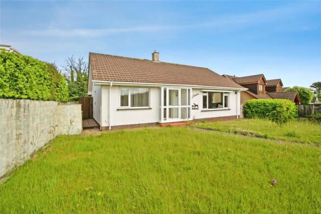 2 bed property, in Penhallick, £160,000