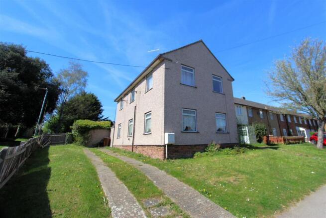 4 bed property, in Hawkhurst Road, £325,000