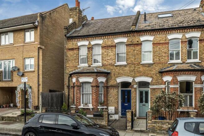 4 bed property, in Sarsfeld Road, £1,400,000