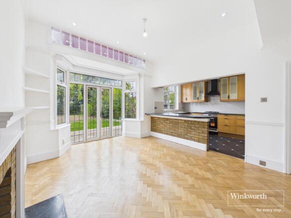 4 bed property, in Grenfell Gardens, £1,100,000