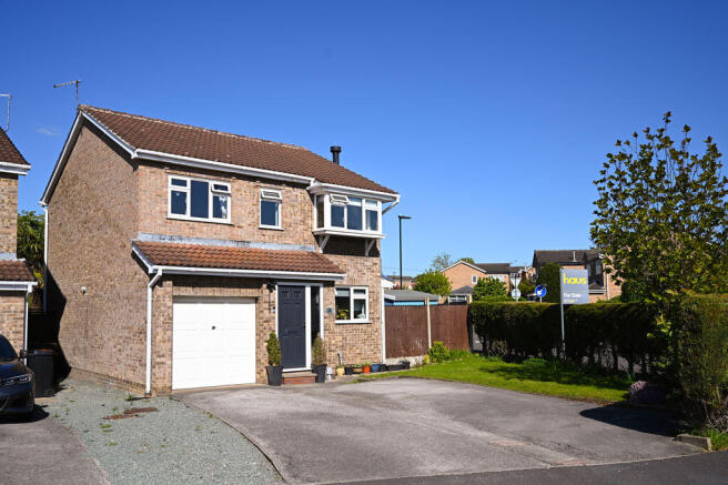 4 bed property, in Rothbury Close, £315,000