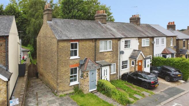 2 bed property, in Milton Road, £425,000
