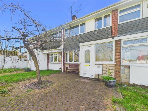 3 bed property, in Oldfields Crescent, £200,000