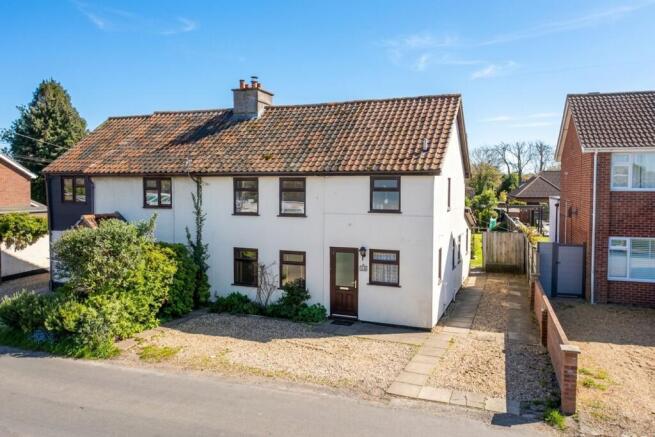 3 bed property, in Dodds Road, £300,000