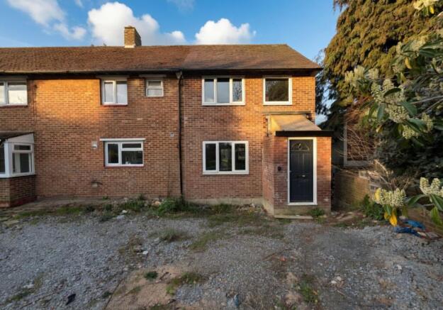 2 bed property, in 6A Pembury Close, £215,000