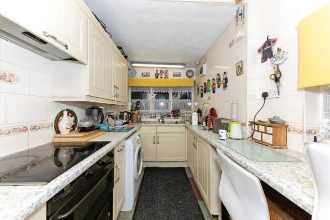 3 bed property, in Ashby Road, £190,000