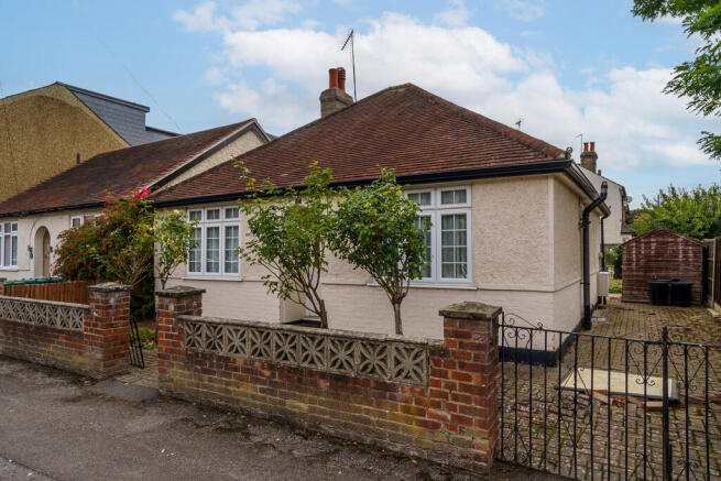 2 bed property, in Springfield Road, £500,000