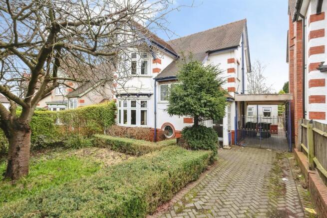 4 bed property, in Grange Lane, £325,000