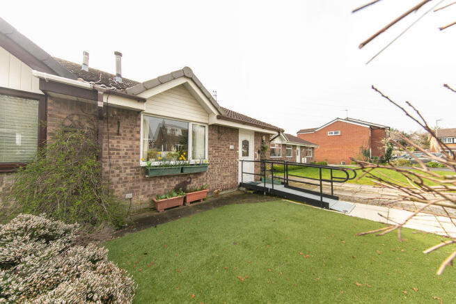 2 bed property, in No. 18, £155,000